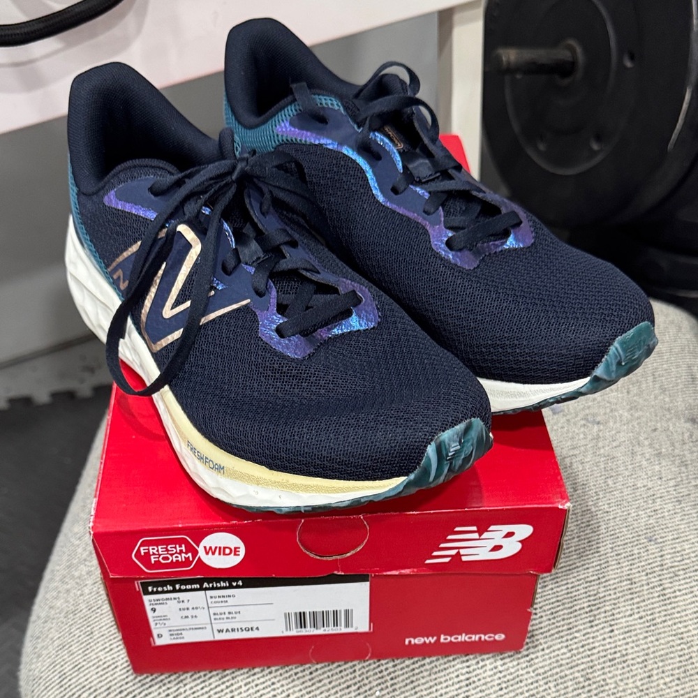 New Balance Navy and Teal Running Shoes
